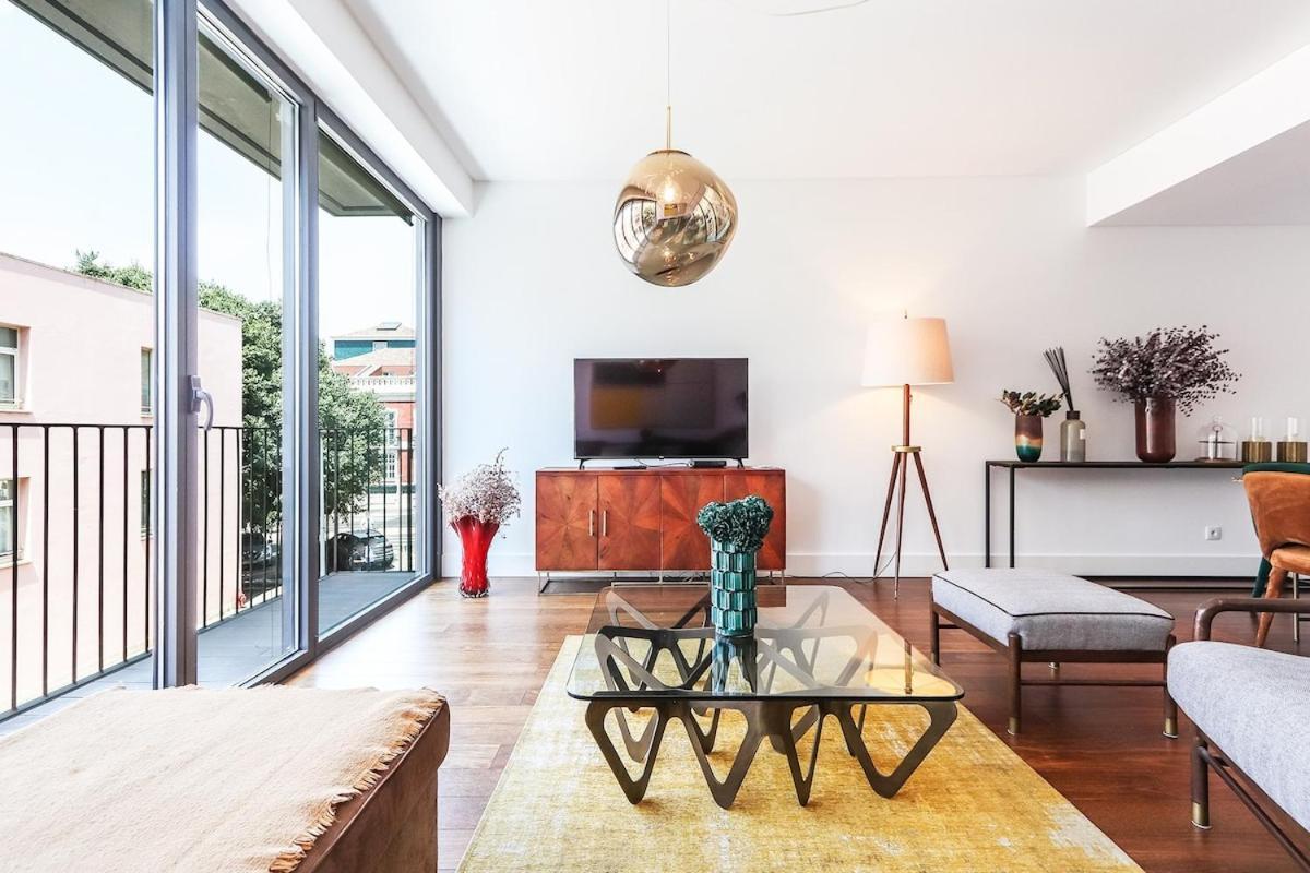 Alcantara Lovely With Balcony 2 Bdr With Ac Apartment Lisbon