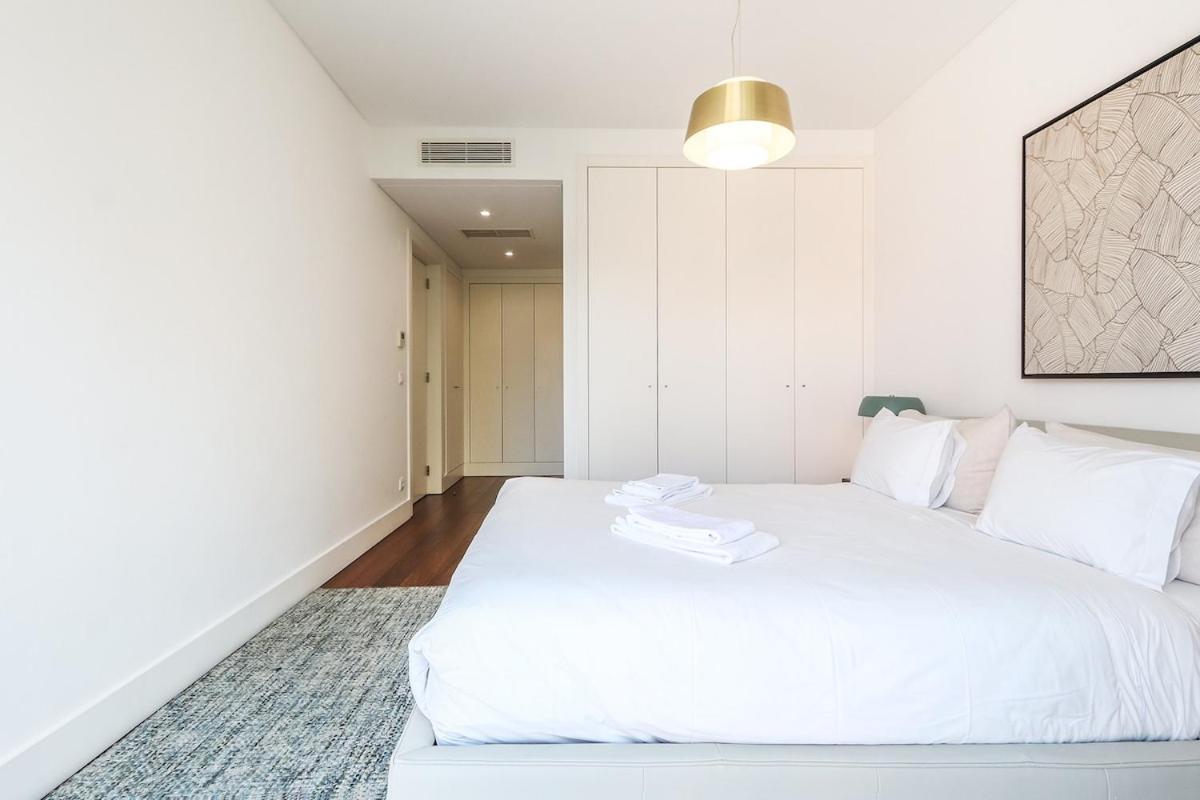 Alcantara Lovely With Balcony 2 Bdr With Ac Apartment *