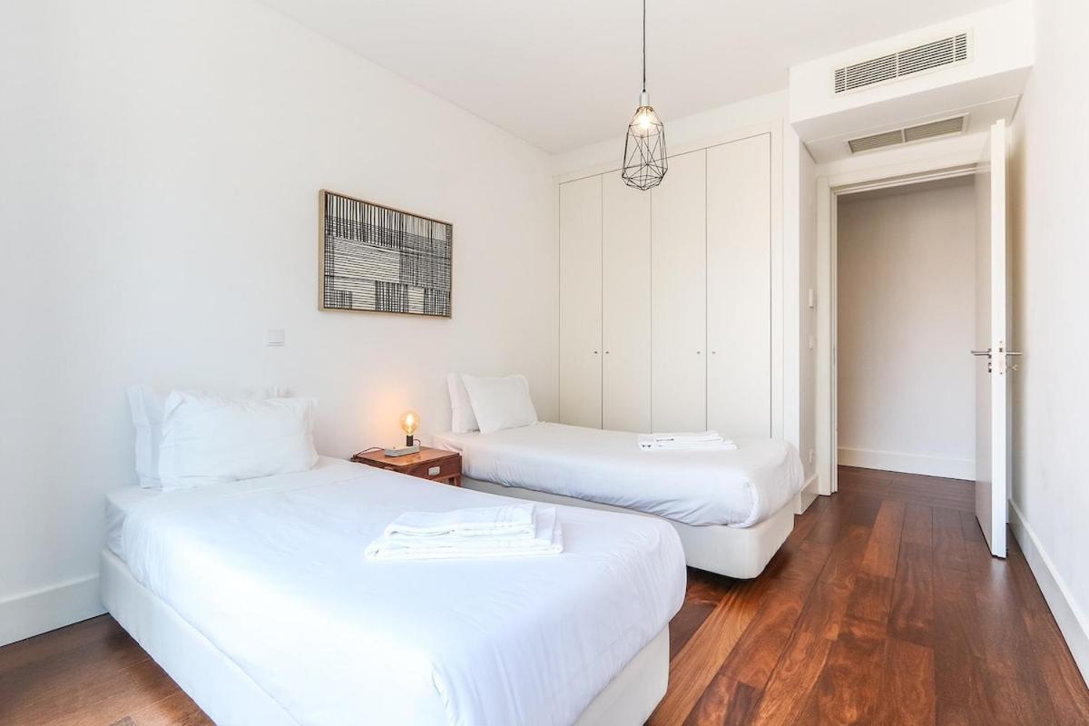 Alcantara Lovely With Balcony 2 Bdr With Ac Apartment
